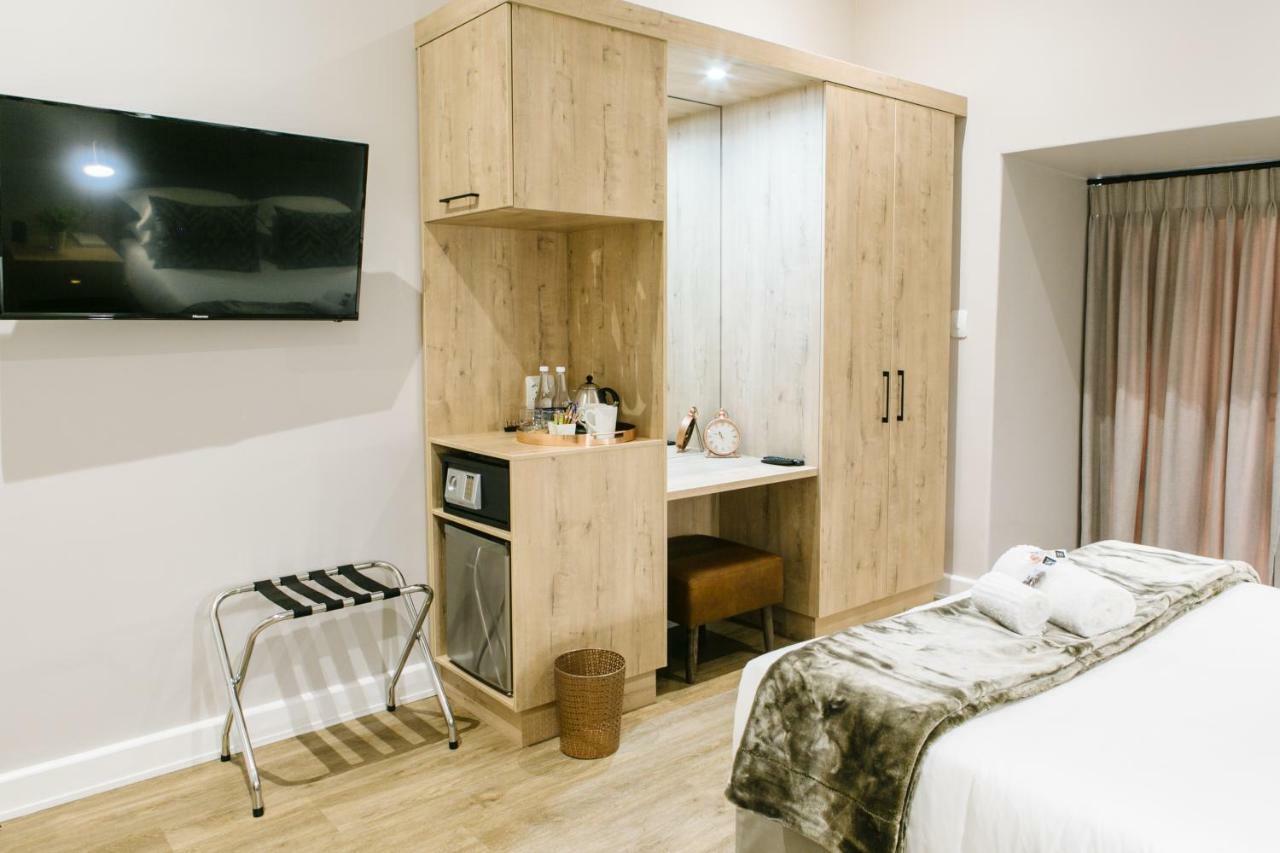 30 On Whites Guesthouse Блумфонтейн Екстер'єр фото